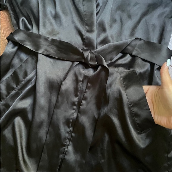 Victoria’s secret black satin robe, one size, Vintage - Picture 3 of 6